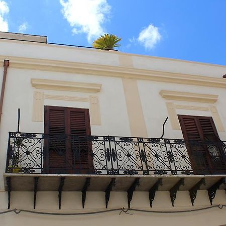 شقة Palazzo Taormina كاستيلاّماري ديل غو المظهر الخارجي الصورة
